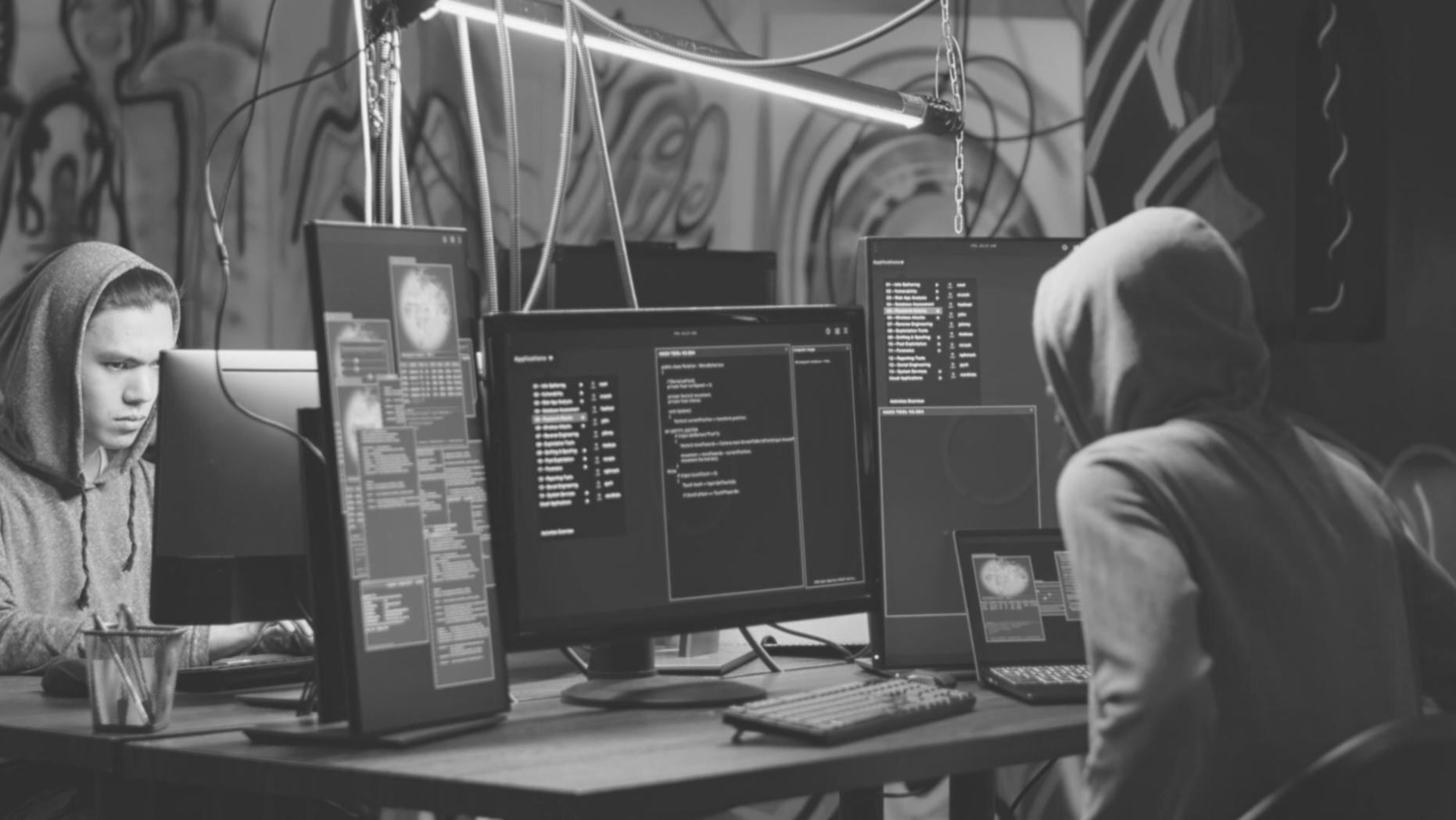 Komplexe Datenvisualisierungen und Dashboards auf Computer-Bildschirmen